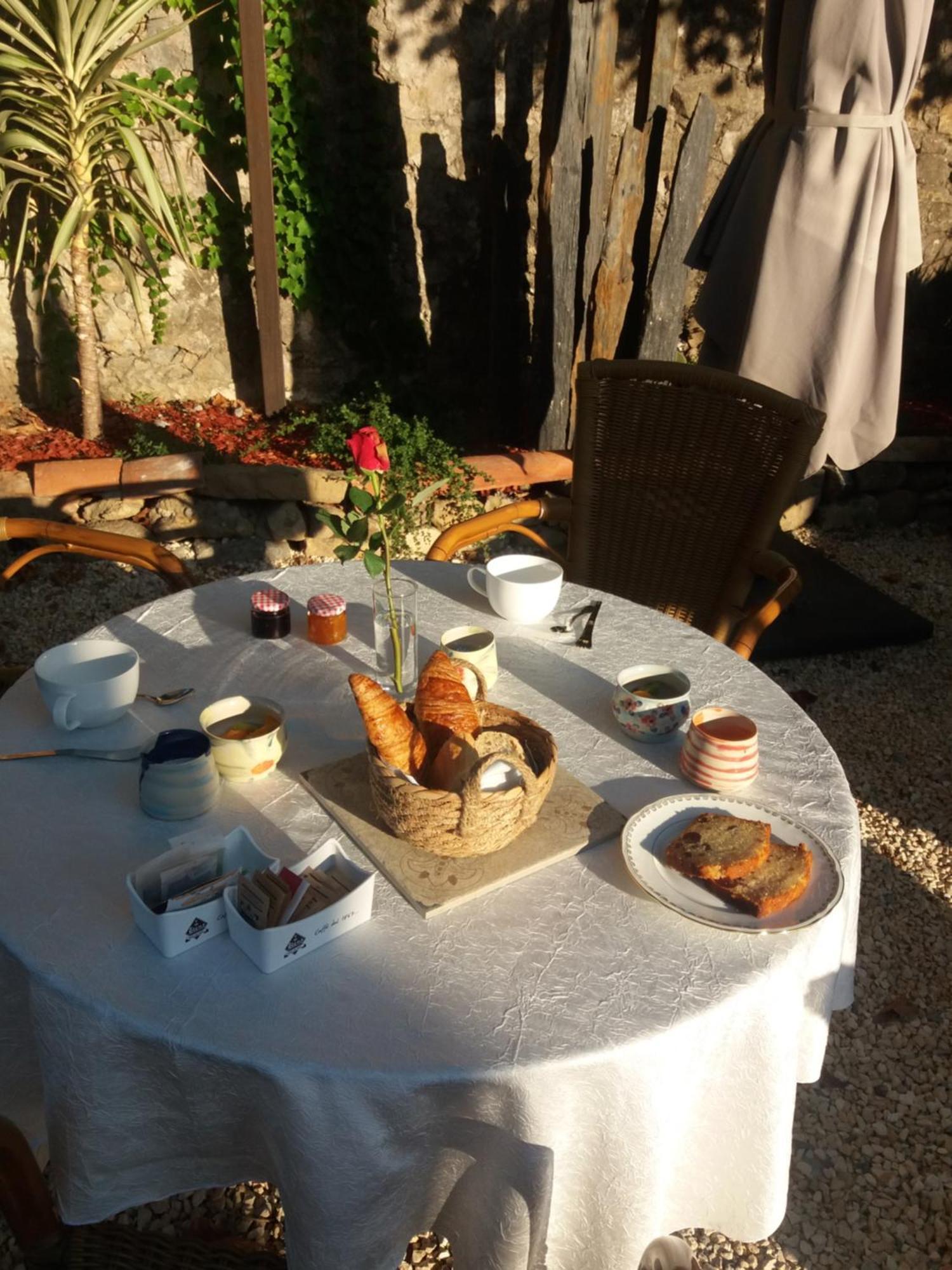 Bed and Breakfast Mas Elena Generargues Экстерьер фото